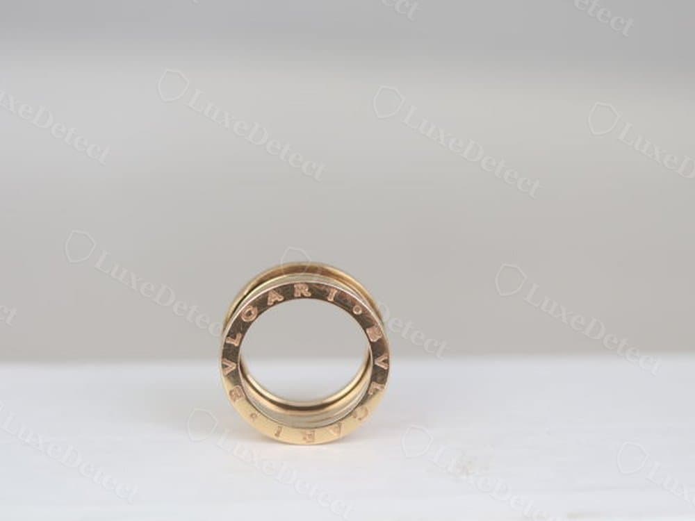 Authentic spiral bands: crisp, evenly spaced gaps with a consistent mirror finish across every loop.