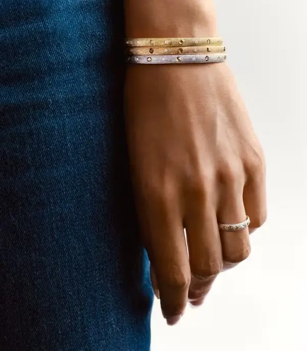 De Beers Real vs Fake: How to Authenticate Diamond Jewelry