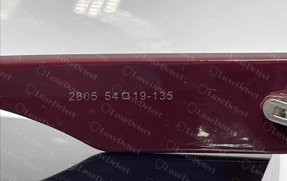 La otra varilla del mismo par falso: "2805 54 cuadrado 19-135", sin código de color y con un guion antes del largo de la varilla