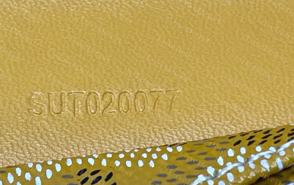 Counterfeit Goyard Plumet-style wallet code SUT020077, the same code we found on three other fakes in different colours