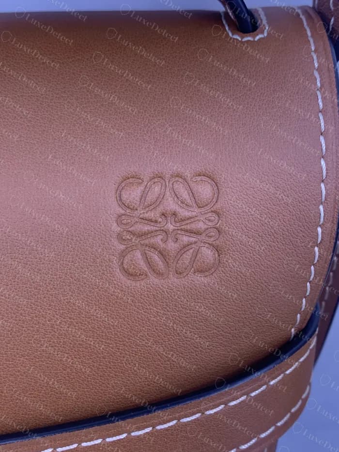 Genuine Loewe Gate flap with the Anagram blind-embossed into smooth calfskin