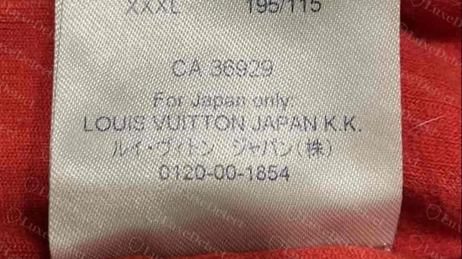 Echtes Louis-Vuitton-Größentabellen-Etikett mit CA 36929, der Zeile For Japan only, LOUIS VUITTON JAPAN K.K. in Großbuchstaben, dem japanischen Firmennamen und der Telefonnummer