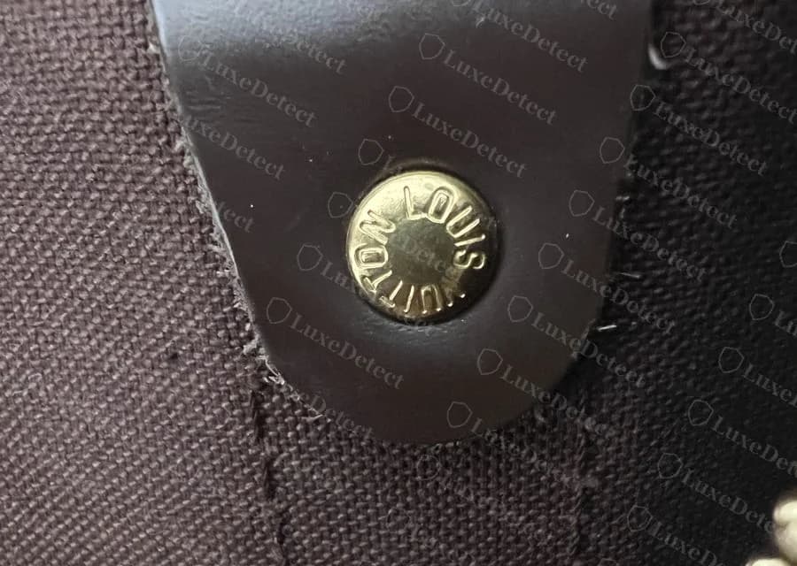 Keepall Damier Ébène original com forro de lona marrom lisa, apenas com a etiqueta de couro presa com rebite junto ao zíper