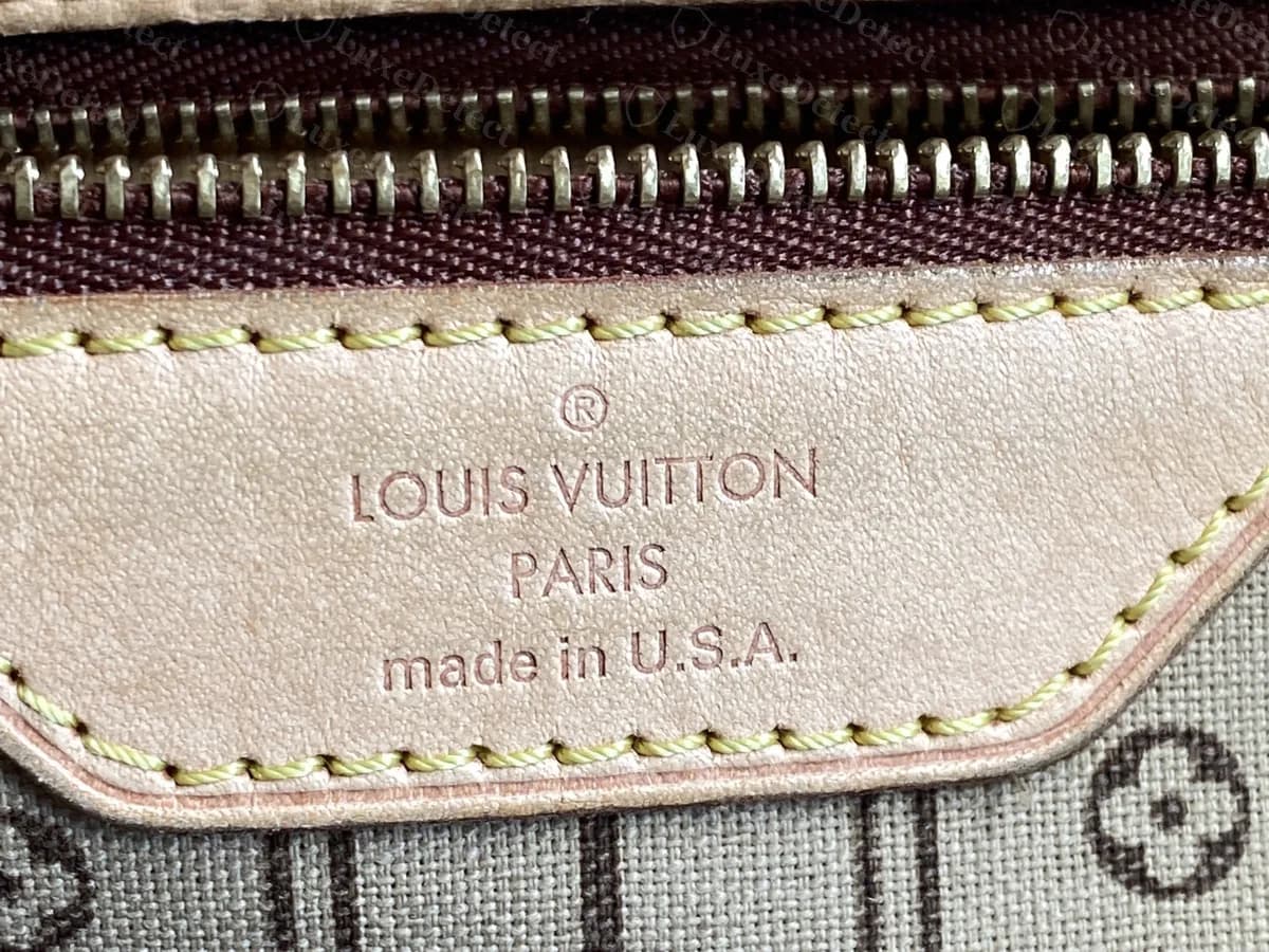 Neverfull original fabricada nos EUA: a etiqueta do bolso diz "LOUIS VUITTON PARIS made in U.S.A."