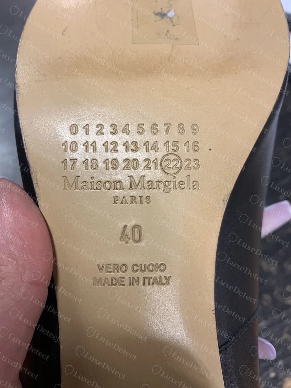 Genuine Maison Margiela Tabi sole stamp: the number grid from 0 to 23 in three rows with 22 circled, Maison Margiela PARIS beneath, then size 40 and VERO CUOIO MADE IN ITALY