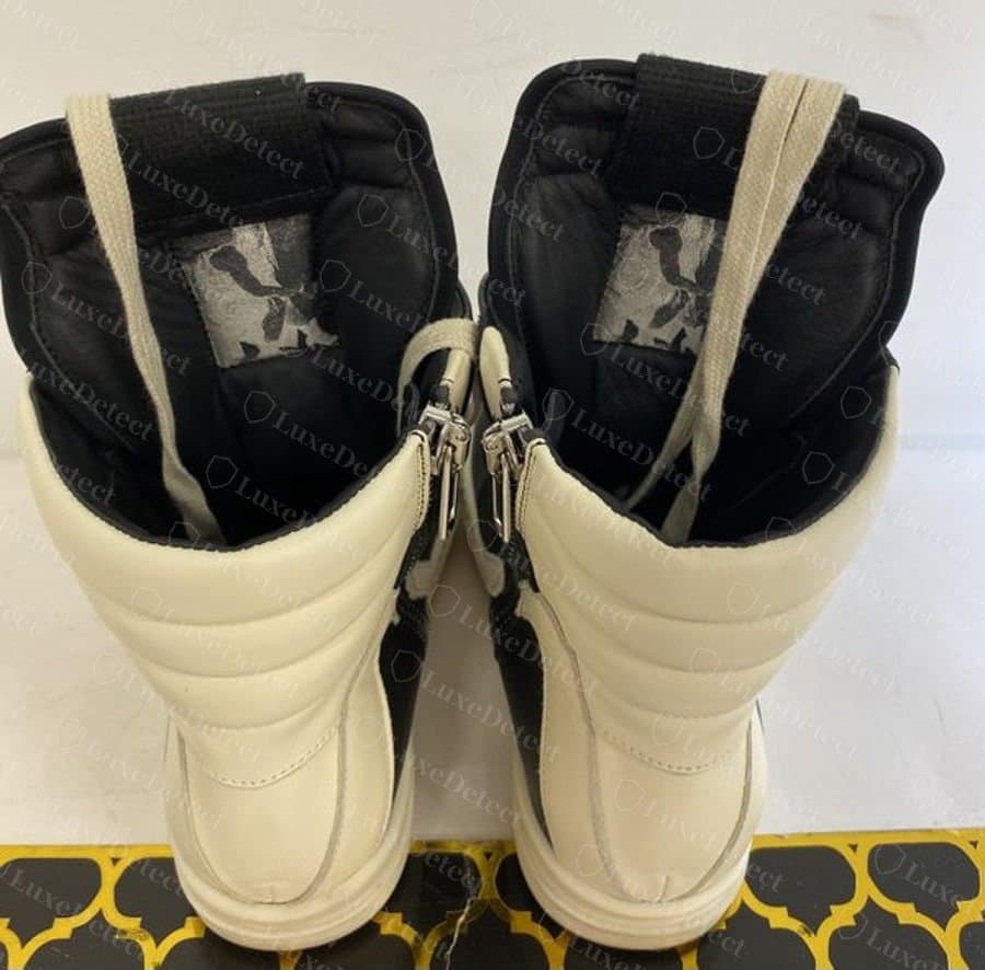 Fausse Geobasket Rick Owens vue de l'arrière : la languette avec son écusson au-dessus du col matelassé