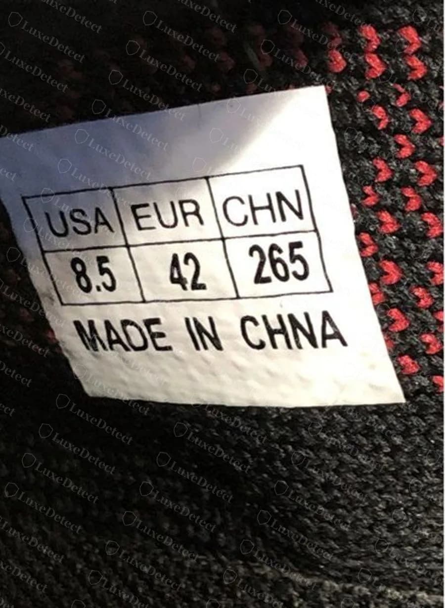 Gefälschtes Etikett im falschen Format: ein schlichtes USA / EUR / CHN-Raster mit dem falsch geschriebenen Land CHNA